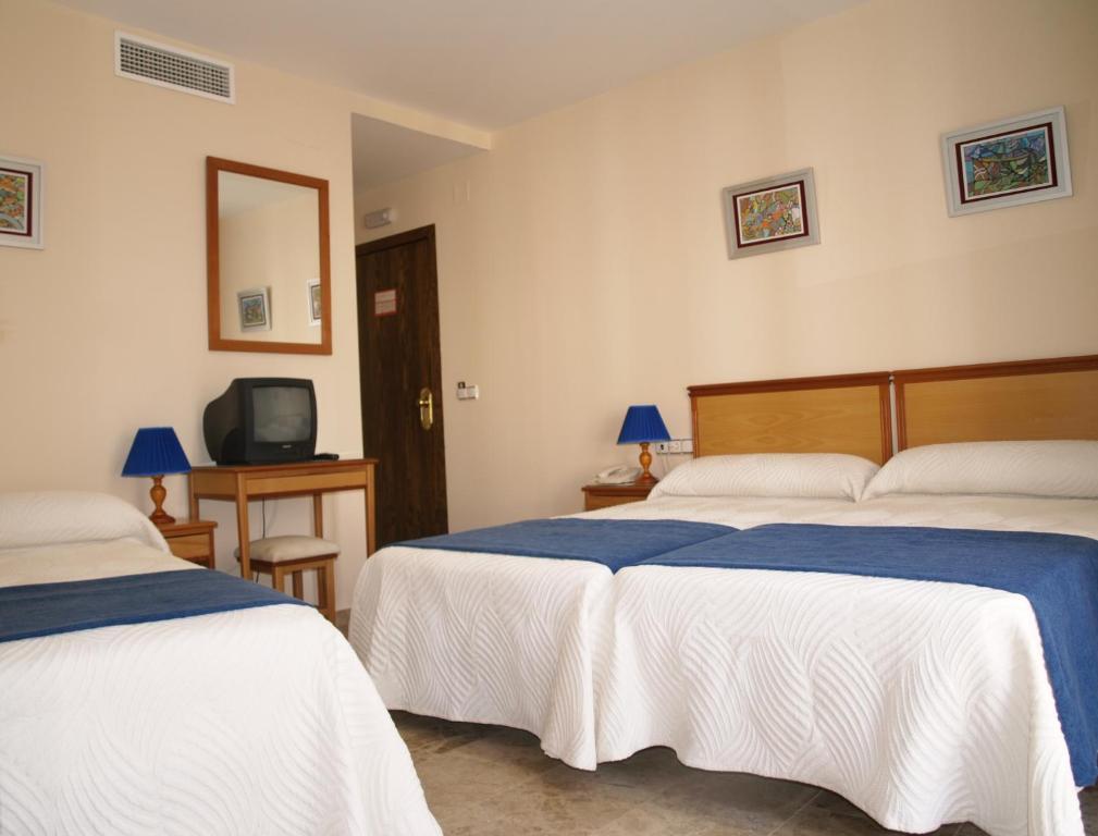 Hotel Al-Yussana Lucena Phòng bức ảnh