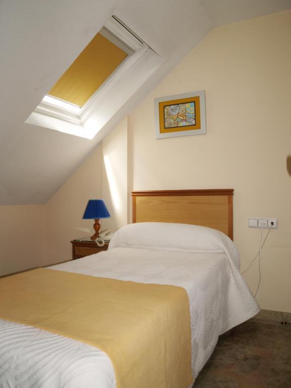 Hotel Al-Yussana Lucena Phòng bức ảnh