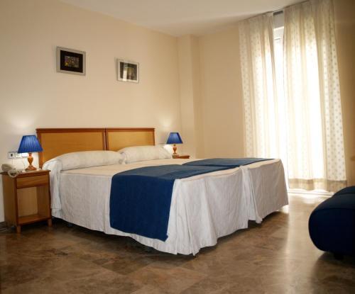Hotel Al-Yussana Lucena Ngoại thất bức ảnh